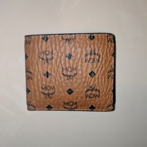 MCM Claus Bi-Fold Wallet - Cognac